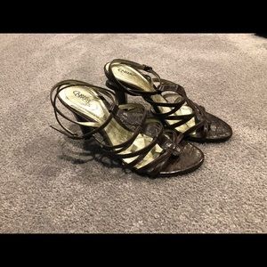 Carlos by Carlos Santana brown heels size 8